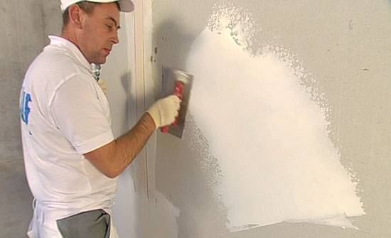 Сколько сохнет шпаклевка на стенах и потолке перед поклейкой обоев или покраской