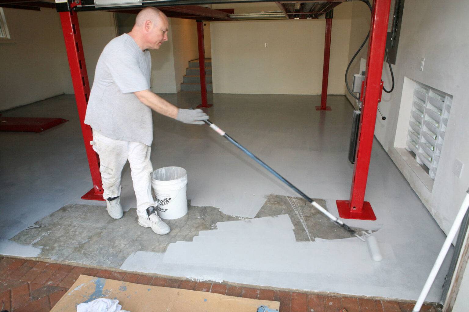 Чем покрасить бетонный пол в гараже, чтобы не пылил. чем покрасить бетонный пол в гараже? выбираем краску.