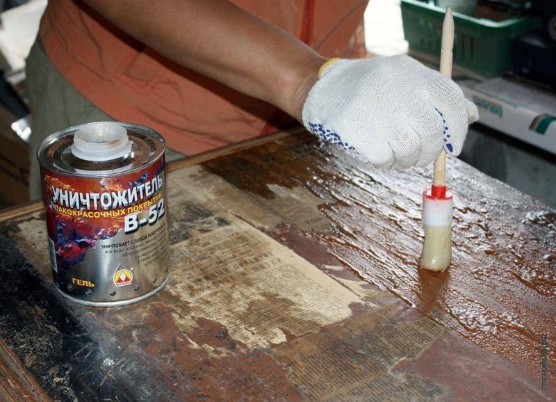 Как снять старую краску с дерева с помощью смывки и других методов
