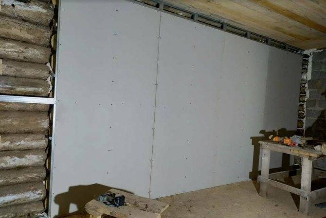 Выравнивание стен с помощью гипсокартона в деревянном доме видео
