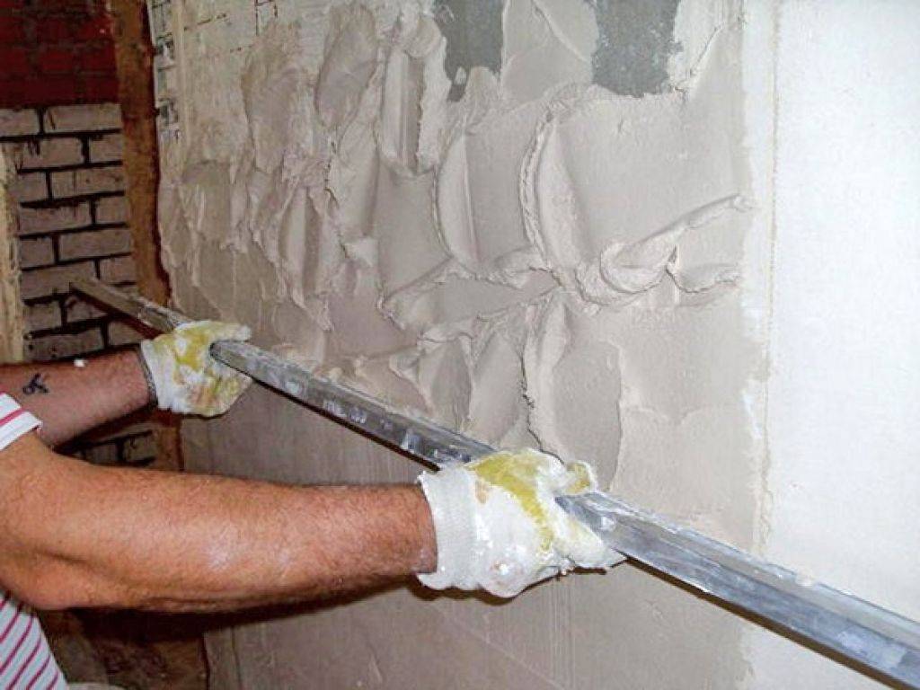 Гипсовая штукатурка стен для внутренних и наружных работ: оштукатуривание, состав, расход, замешивание и затирка