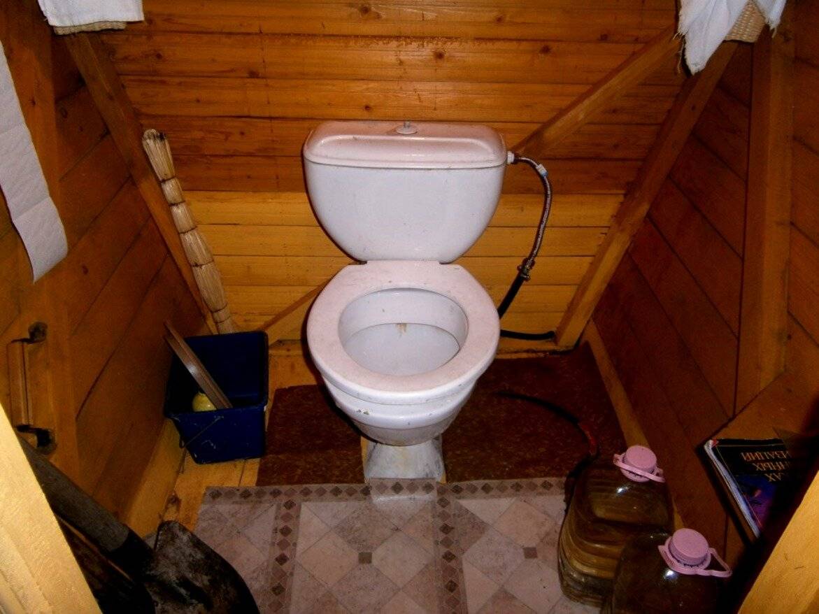 Монтаж туалета в деревянном доме своими руками: советы