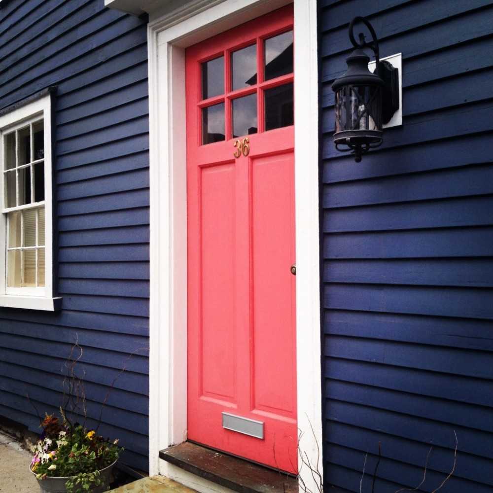 Как покрасить веранду снаружи на даче: выбор краски и её цвета
