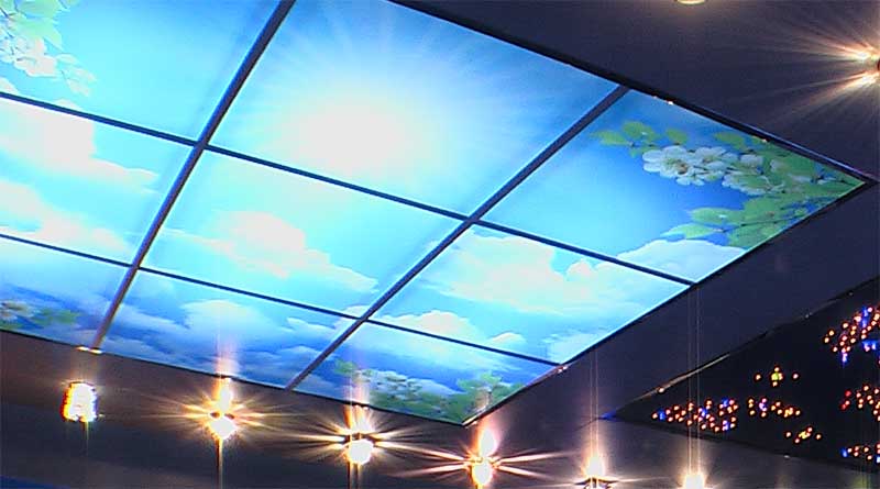 Профили, монтаж и стоимость витражного потолка с подсветкой