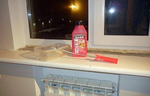 Как правильно и чем лучше мыть подоконник пластикового окна?