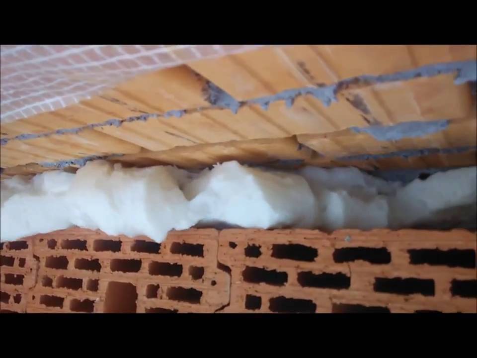 Заливка пустот в стене пенополиуретаном своими руками: инструкция +видео