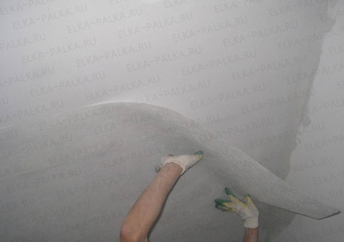 Как клеить стеклохолст на потолок своими руками