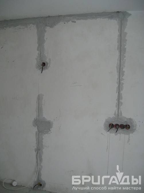 Чем заделать штробы в стене после укладки труб в ванной