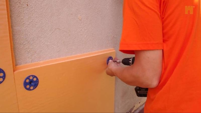 Как крепить пеноплекс к стене: инструкция по укладке утеплителя своими руками, видео и фото