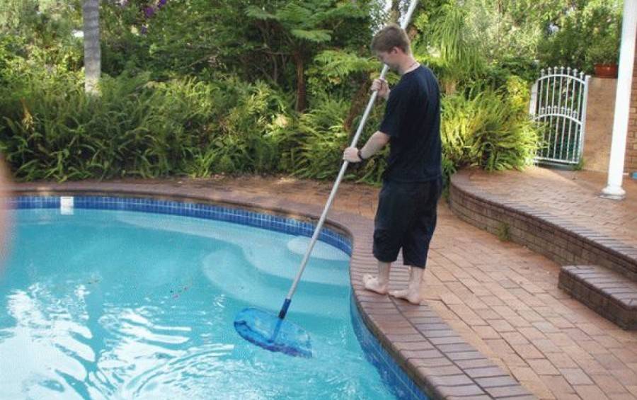 Как быстро очистить бассейн на даче своими руками